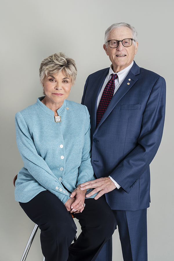 Portrait of Leslie and Gordon Diamond