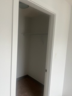 Seymour Residence 1 bedroom suite closet