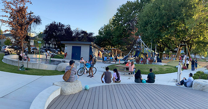 Kids playing at the playground at Collingwood Park Kids playing at the playground at Collingwood Park