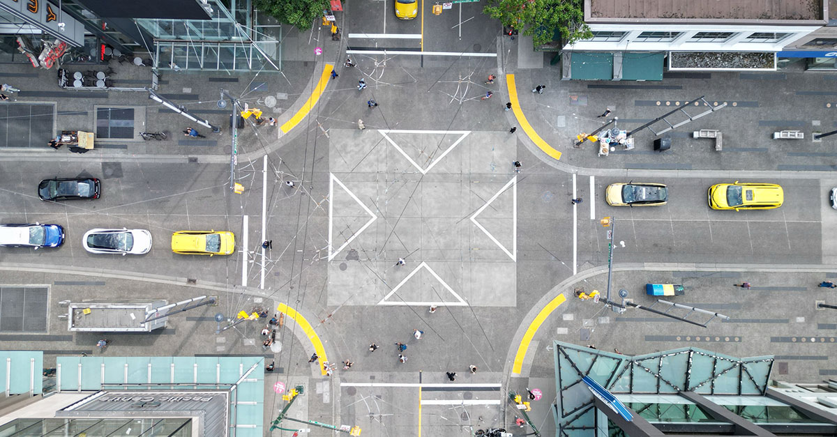 Pedestrian scramble crossing debuts at Granville and Robson
