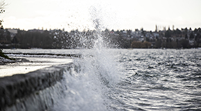 Waves hitting the Vancouver seawall