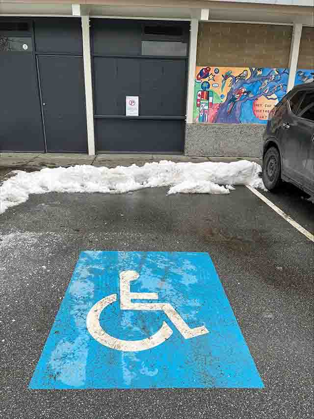 Curbside voting location at Douglas Park Community Centre