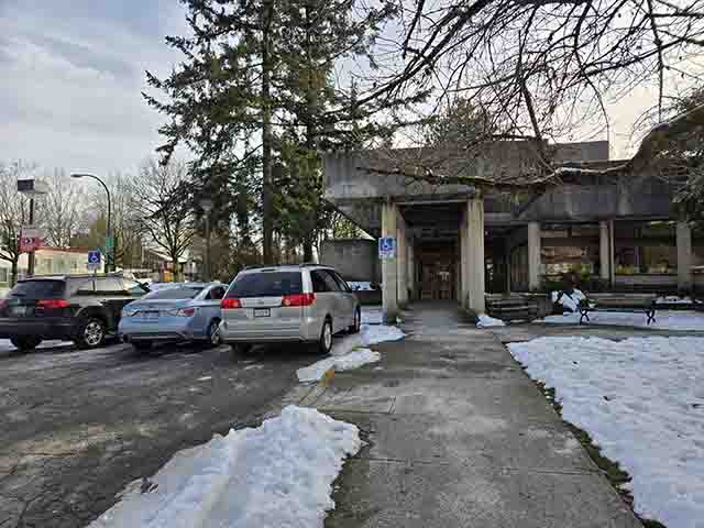 Accessible entrance to voting location at Kensington Community Centre