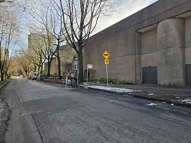 Curbside voting location at West End Community Centre