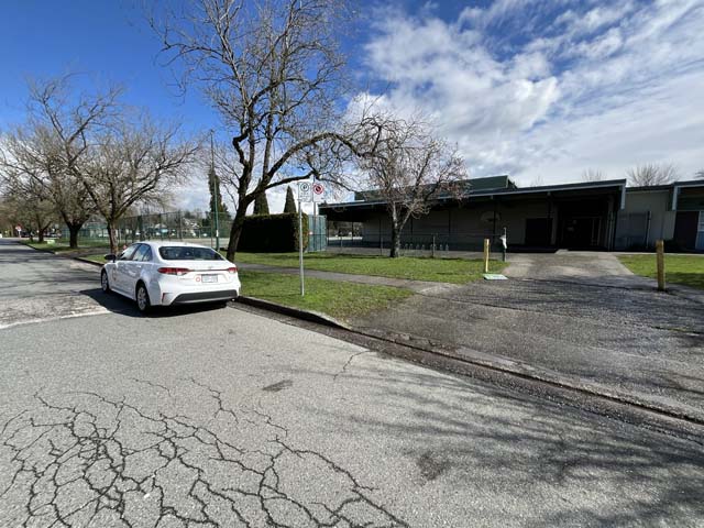 Curbside voting area at Carnarvon Community Elementary School