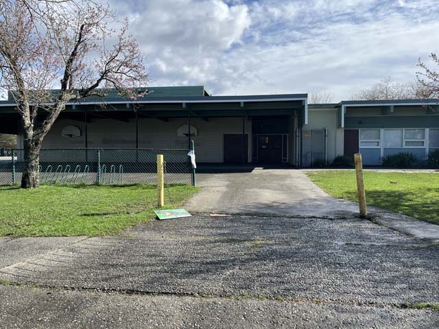 Accessible entrance to voting place at Carnarvon Community Elementary School