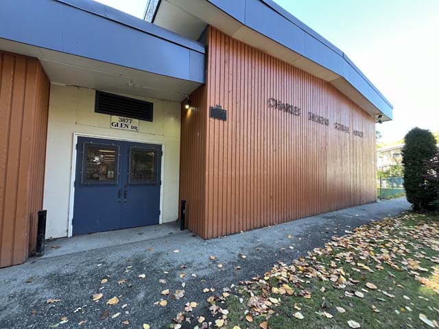 Accessible entrance to voting place at Charles Dickens Annex