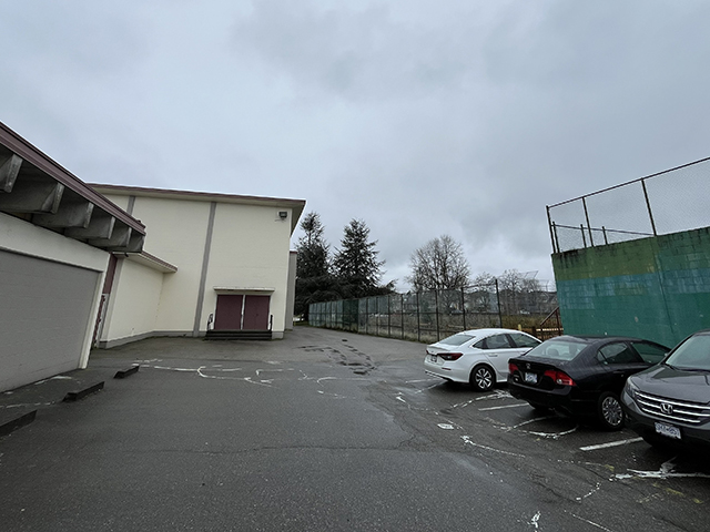 Curbside voting area at David Thompson Secondary School