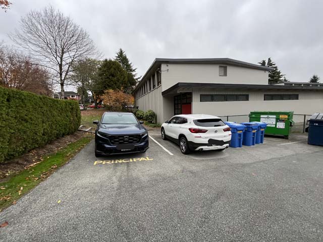Curbside voting area at Dr. R. E. McKechnie Elementary School