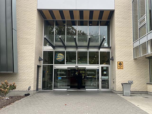 Accessible entrance to voting place at Hillcrest Centre