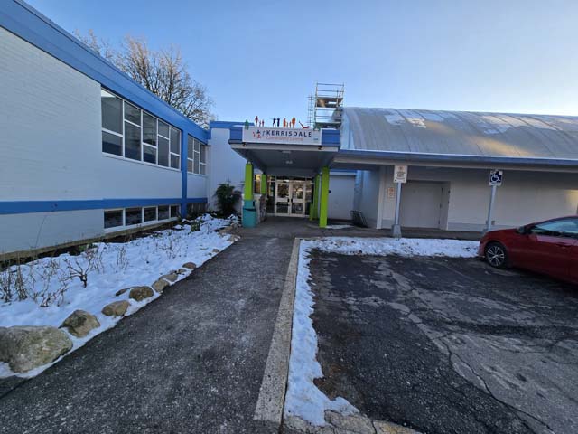 Accessible entrance and curbside voting area at Kerrisdale Community Centre