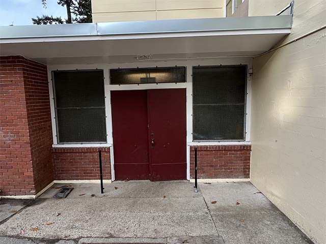 Accessible entrance to voting place at Kerrisdale Elementary School