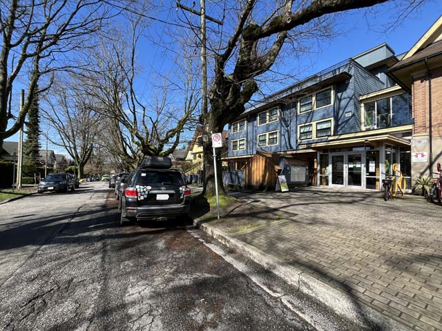 Curbside voting area at Kitsilano Neighbourhood House