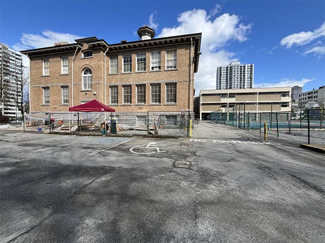 Curbside voting area at Lord Roberts Elementary School