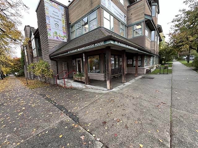 Accessible entrance to voting place at  Mount Pleasant Neighbourhood House