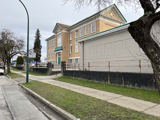 Curbside voting area at Tecumseh Elementary School