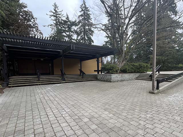 Accessible entrance to voting place at VanDusen Botanical Garden