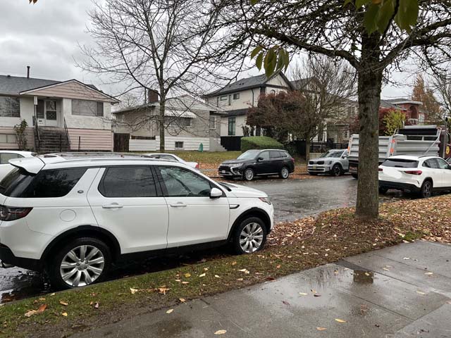 Curbside voting area at Waverley Elementary School